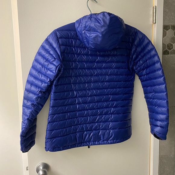 Down Jacket with hood - size small - Picture 2 of 3